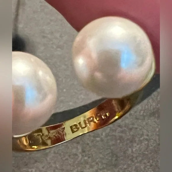 🆕 Tory Burch Authentic Gold Pearl Bud Logo Ring Size 7 - Picture 16 of 16